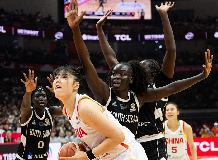 中国女篮成功晋级世界杯正赛 面临磨合与战术升