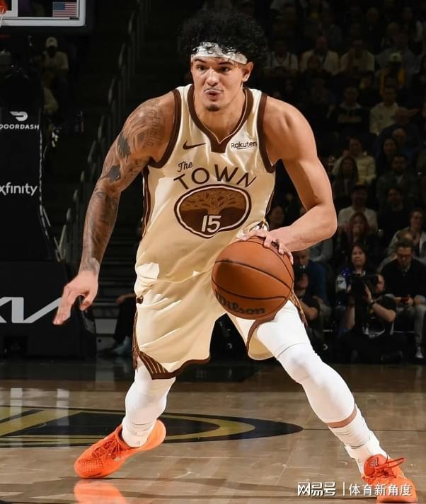 勇士伤病潮下10人出战 桑托斯20分助队一度领先尼