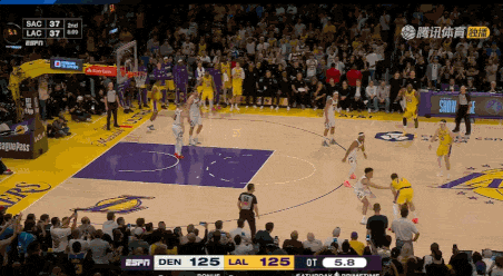 湖人末节绝杀掘金 里夫斯三分绝平东契奇压哨终