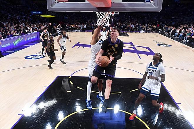 湖人末节发力轻取篮网 拉拉维亚低迷成关键因素