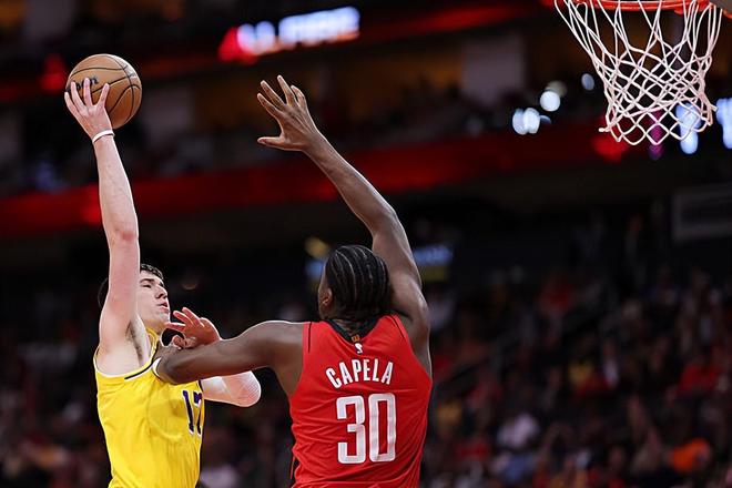 湖人末节发力轻取篮网 拉拉维亚低迷成关键因素