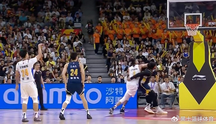 赵睿单节13分率队逆转广东 北京男篮力克老东家