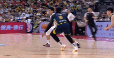 赵睿单节13分率队逆转广东 北京男篮力克老东家