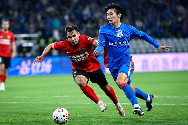 申花半场三球力克升班马辽宁铁人