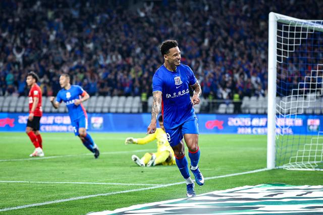 申花半场三球力克升班马辽宁铁人