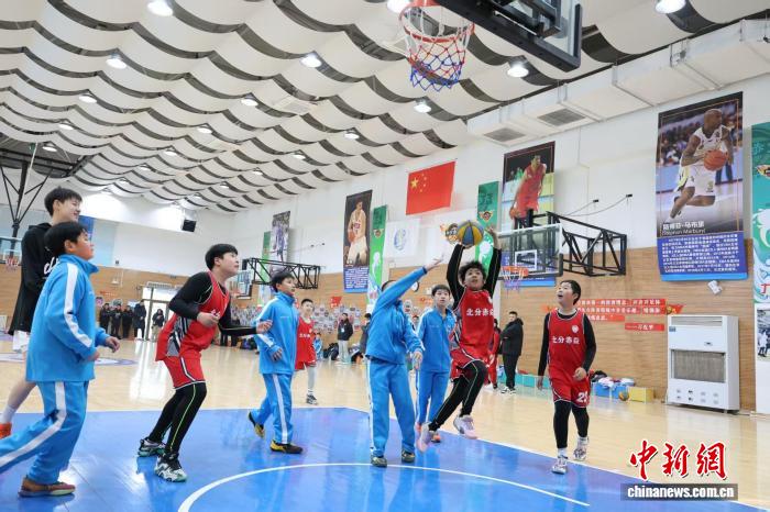 首钢青年队走进校园 携手千名师生共筑科学健身